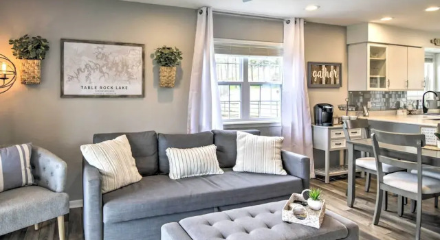 Branson Retreat w/ Balcony & 18-hole Golf Course!