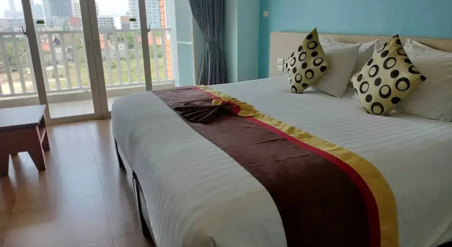 Двухместный номер Deluxe с балконом и с видом на город Saisawan Beach Luxury Hotel