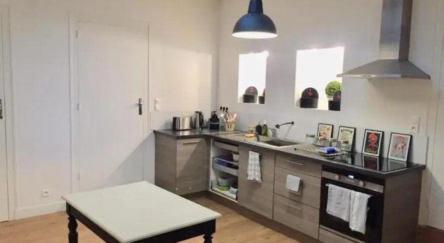 Апартаменты Deluxe Au 16 Place Saint Louis