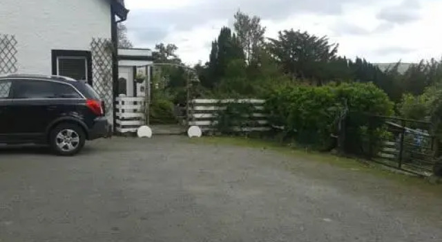 Mambeg Country Guest House, Забронировать Гостевой дом Отели Glasgow & The Clyde Valley с парковкой, Парковка