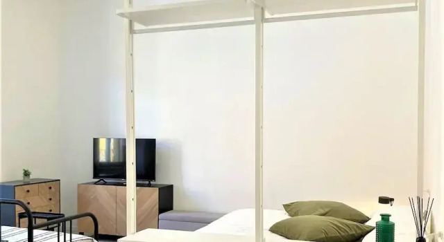 Contemporary studio- Ornato 13, Book Hotel Milan Lombardy, near Cà Granda