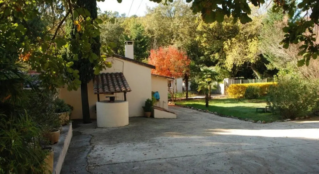 Studio in Blauzac, With Enclosed Garden and Wifi - 35 km From the Beac, Rezervovat Hotel Sainte-Anastasie Gard