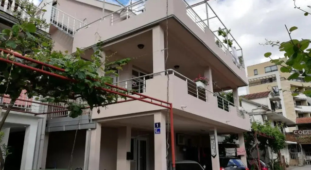 Апартаменты Цокольный этаж Apartments Familia