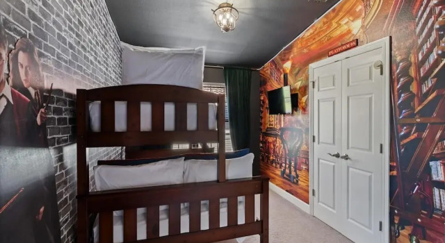 Enchanted Garden Resort 2 Miles from Disney 4 Bedroom Townhome 4 Townhouse