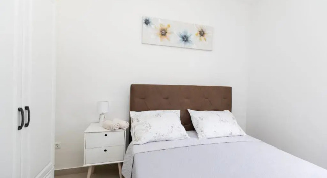 Podstrana beach appartment for 6 person, Забронировать Отель Отели Подстраны с парковкой, рядом с Частный Пляж «Апартментс Лавица Бич Думичич», Парковка