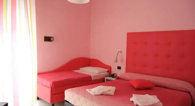 Трёхместный номер Superior с балконом Hotel Leonardo
