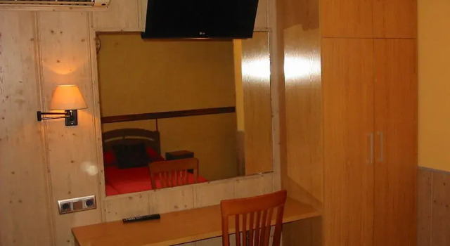 Hostal El Carmen, Book Hotel Cheap Hotels in Aragon