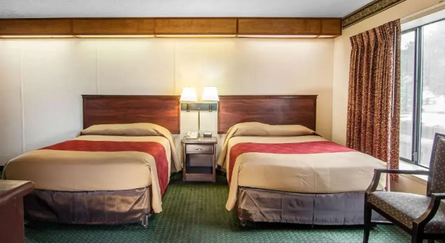 Четырёхместный номер Standard Broadway Inn Portland Downtown