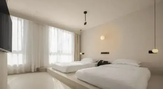 Двухместный люкс Luxury с видом на закат Xiaoman AZITA City Hotel (Nanjing Xuanwu Lake Branch)