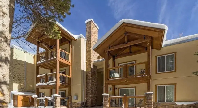 Columbine 105 Condo, Rezerwuj Hotel Hotele w Vail Ski z basenem, Basen
