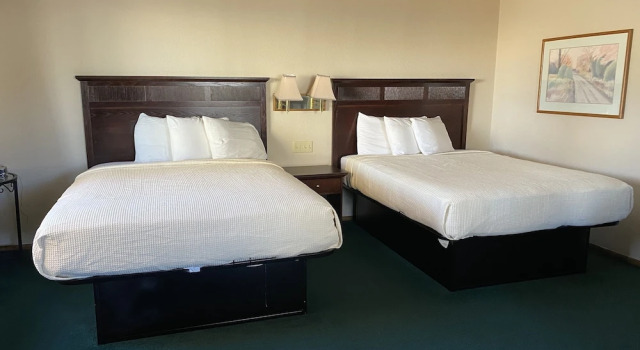 Четырёхместный семейный номер Standard Heritage Inn Hotel