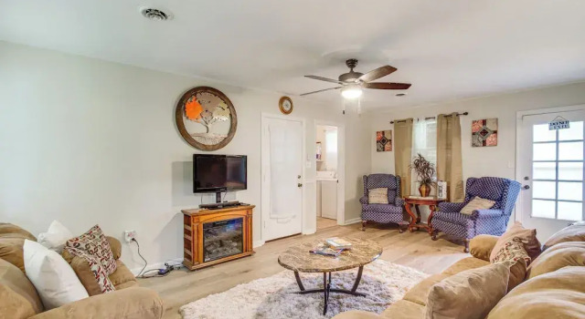 Коттедж Jackson Home w/ Patio, 2 Grills & Ping-pong Table!
