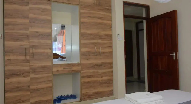 StayPlus Mtwapa Luxury Apartment, Varaa Huoneisto Hotellit Coast Region uima-altaalla, Uima-allas