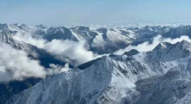 Mid-Mountain Cloud Leisure · Life Mountain View Resort Inn (Heishui County Branch), Prenota Resort Hotel a Sichuan con parcheggio, Parcheggio