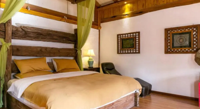 Floral Hotel Sen Du Lijiang, Забронировать Отель Отели Лицзян с парковкой, рядом с Улица Сквер-стрит Древнего города Даянь, Парковка