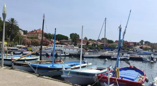 Коттедж chambres côté plage, aperçu mer, proche aéroport, climatisées et parking gratuit