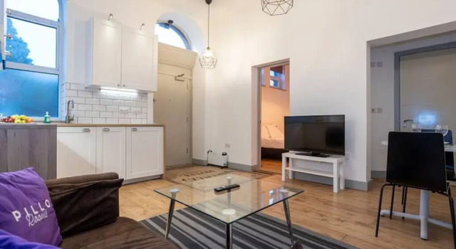 Апартаменты Unique 1 Bedroom Apartment by Pillo Rooms