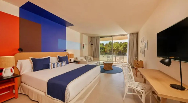 Preferred Club полулюкс с видом на бассейн Alua Calvia
