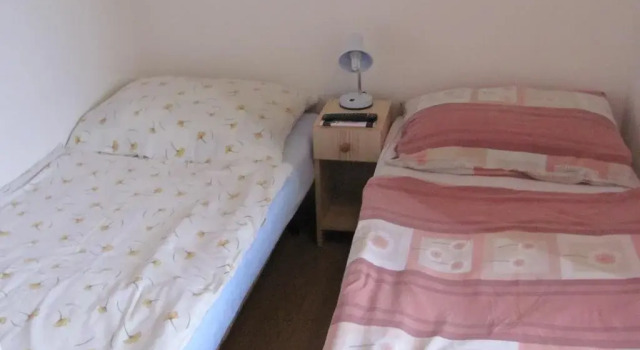 Ubytovací Centrum Lenot, Rezerwuj Hotel Hotele w Central Bohemia z parkingiem, Parking