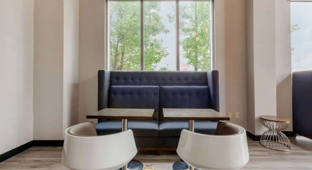 Cambria Hotel Denver International Airport, Buchen Sie Hotel Aurora Colorado