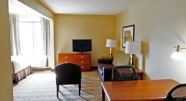 Четырёхместный номер Standard c 1 комнатой Extended Stay America Suites - Omaha - West