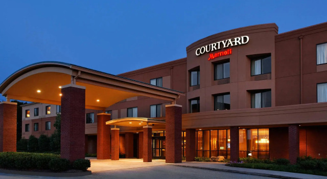 Courtyard by Marriott Knoxville Airport Alcoa, Забронировать Отель Алкоа Great Smoky Mountains National Park