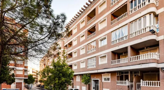 Apartment Ramon Gallud 204