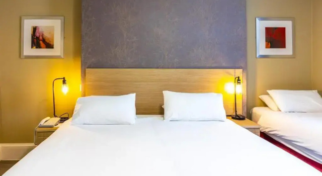 Трёхместный номер Standard Hotel De Normandie