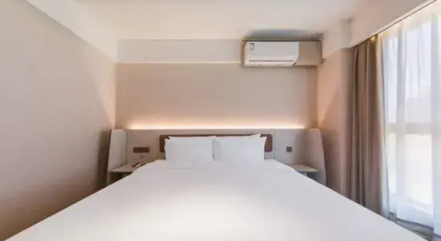 Люкс HanTing Hotel (Wenchang Longlou Aerospace City)