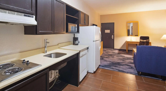 Люкс Candlewood Suites San Antonio - Fort Sam Houston by IHG