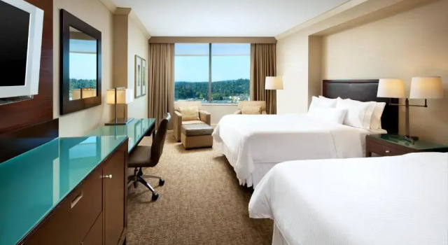 Четырёхместный номер Deluxe The Westin Bellevue