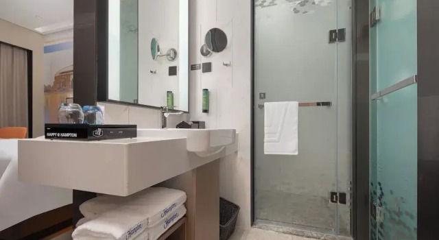 Номер Comfort HamptonHiltonChengduRailwayNorthStation