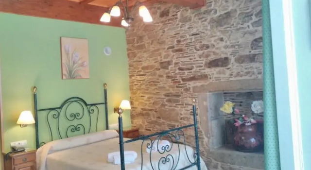Двухместный номер Deluxe с балконом HOTEL PICO SACRO II Santiago de Compostela