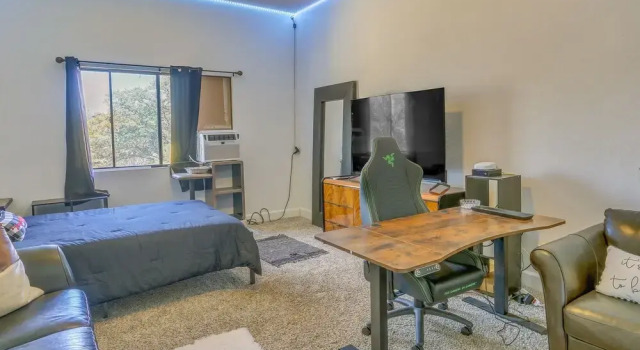 Pet-friendly Coarsegold Vacation Rental w/ Deck!, Забронировать Отель Отели Корсголд 3 звезды, 3*
