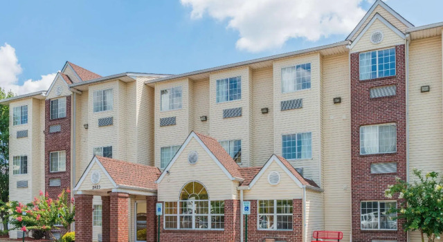 Четырёхместный номер Standard Microtel Inn & Suites by Wyndham Cordova Memphis I-40 East