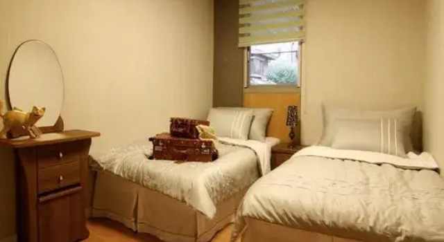 Bnb Chungdam Female Only (nur für Frauen), Buchen Sie Bed & Breakfast Seoul Südkorea, in der Nähe von 10 Corso Como Café