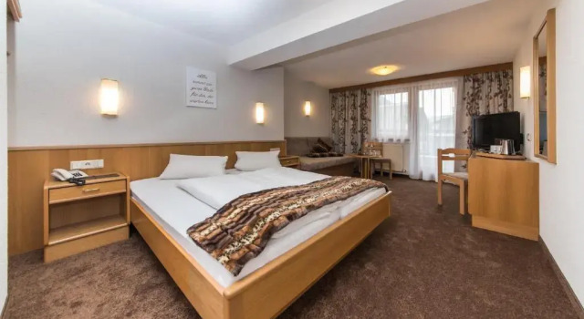 Трёхместный номер Standard с балконом Hotel Idhof