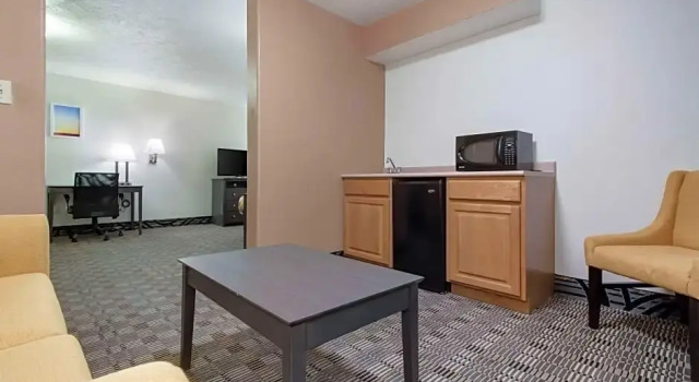 Doppel Suite Quality Inn & Suites