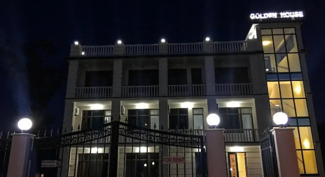 Golden House, Book Hotel Hoteller i Samegrelo Zveno-Svaneti med pool, Swimmingpool