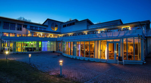 Aronsborgs Konferenshotell, Book Hotel Balsta Uppsala county