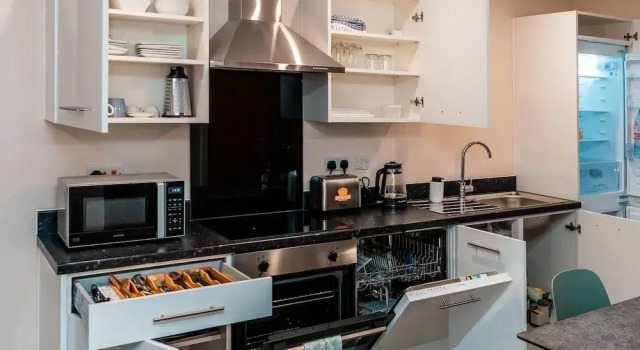 Апартаменты Captivating 2-bed Apartment in Manchester