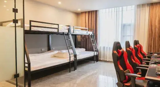 Кровать в общем номере Luoyang Lantu Hotel (China Garden Shop)
