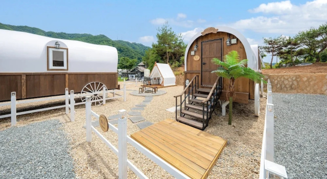 Тент Gapyeong JH PoolVilla & glamping