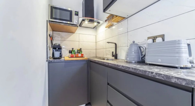 Cosy and Modern Duplex in the Heart of Earls Court, Varaa Huoneisto Asunnot kohteessa Merseyside, Huoneisto