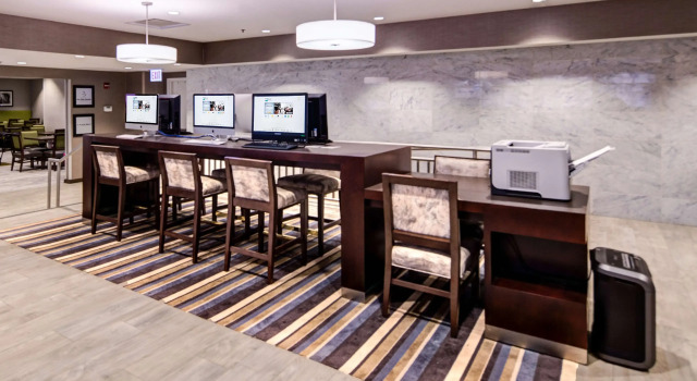 Hampton Inn Chicago Downtown/Magnificent Mile, Забронировать Отель Отели Чикаго с завтраком, рядом с Музей современного искусства Чикаго, Завтраки