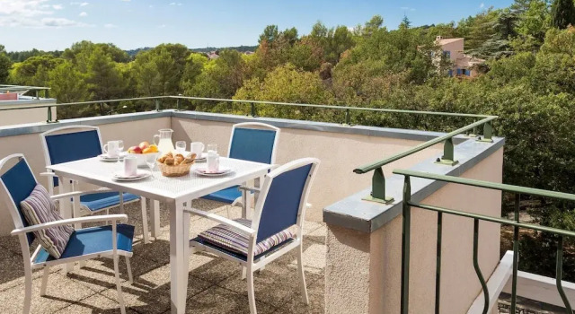 Well-kept Apartment in a Pleasant Town in the Provençe, Varaa Huoneisto Greoux-les-Bains Cadarache