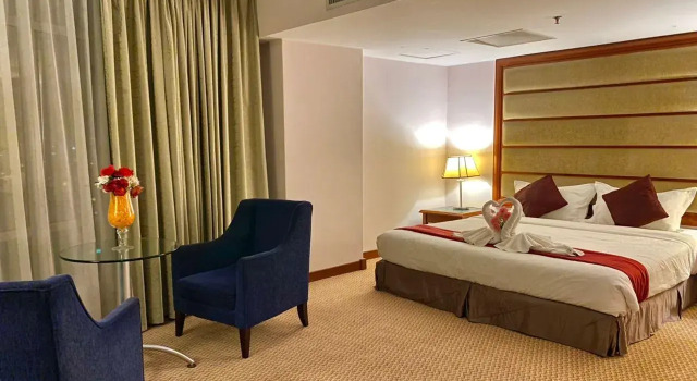 Полулюкс Oriental Crystal Hotel