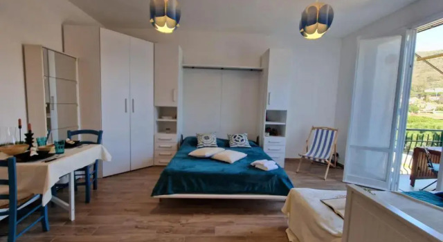 650 metri dal Mare - WiFi - Terrazzo - Piscina - A/C