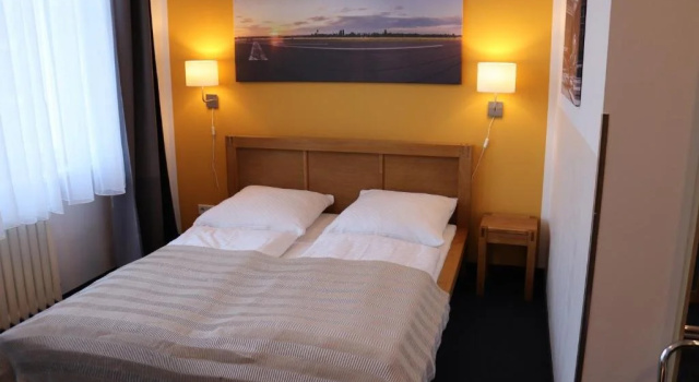 Hostel VITA Berlin, Забронировать Хостел Берлин Германия, рядом с Shell-Haus