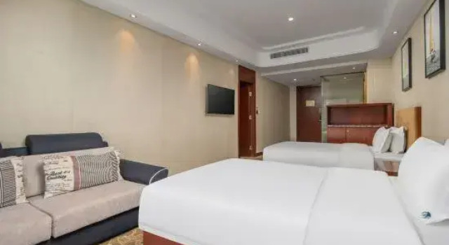Семейный люкс Yacht Holiday Hotel